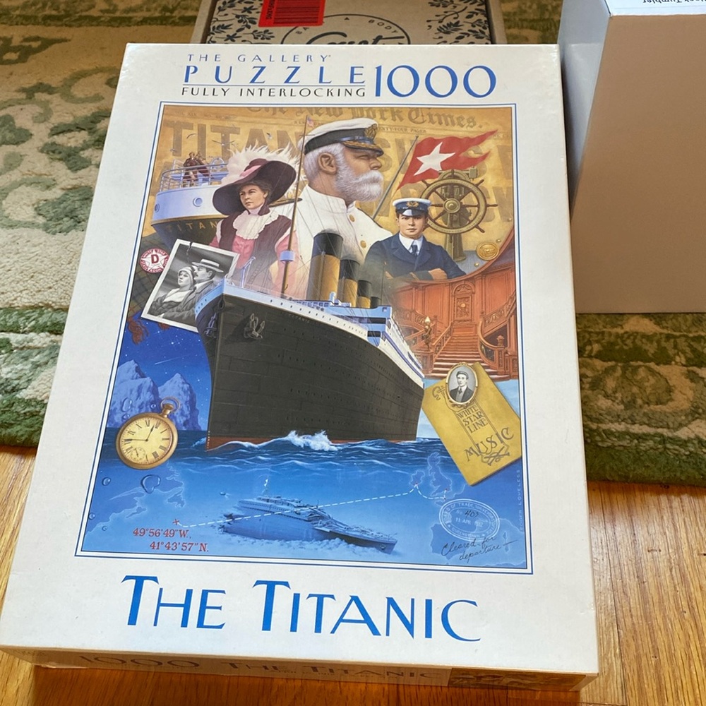 NIB Titanic 1000 piece puzzle